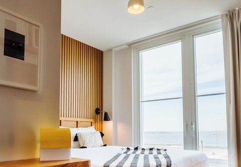 อื่นๆ The Rockaway Hotel