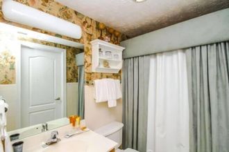 Others 4 1501 Golf View Towers Southern Comfort