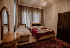 Others 5 Alexander Cave House