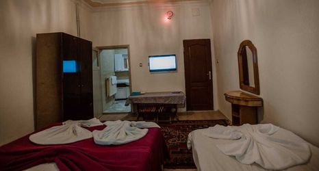 Others 2 Alexander Cave House