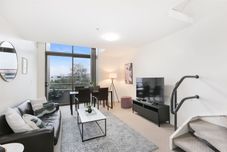 Others The Little Darling of the Harbour