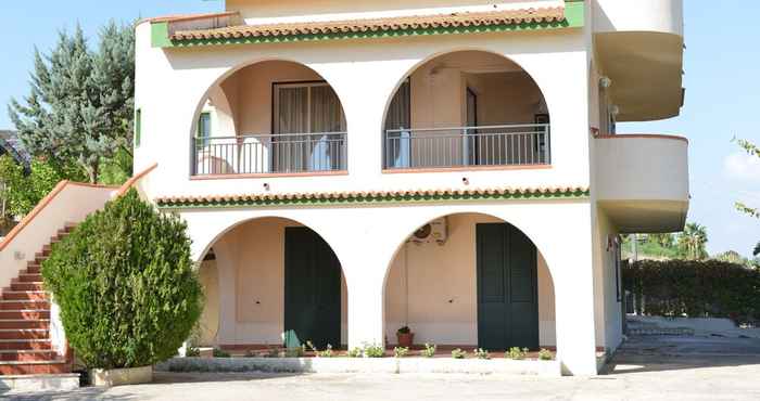 Lainnya Apartment In Villa Near The Sea