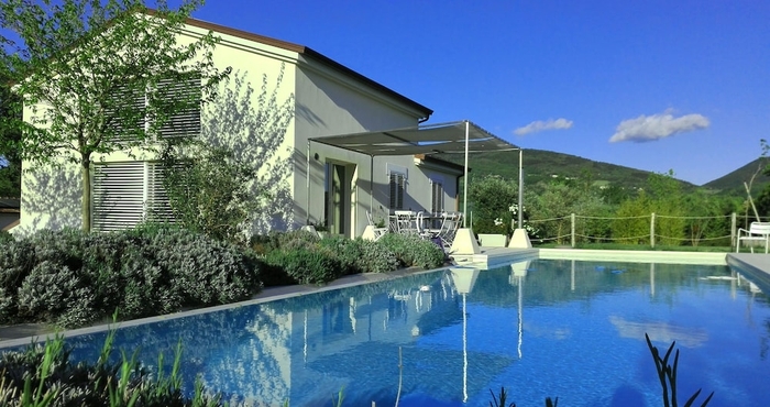 Others Hillside Villa With Swimming Pool and Jacuzzi - Frasassi Caves