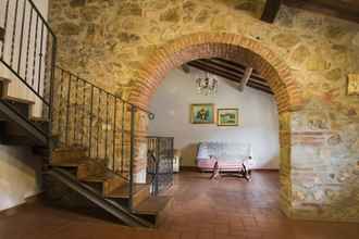 Others 4 Rustic Tuscan Style Apartment