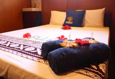 기타 2 Moksha Retreat
