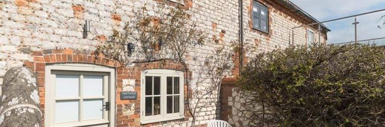 Others Stunning Driftwood Cottage at Holme-next-the-sea