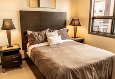 Others 3 2 Bed 2 Bath Corner Unit Overlooking Pool #501
