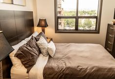 Others 4 2 Bed 2 Bath Corner Unit Overlooking Pool #501