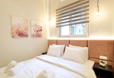 Others 3 The Flirty Athens