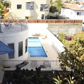 Primary image 1 Casa de la familia, Hotel WEEKEND HOTEL