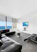 Living area Surfers Paradise Ocean view