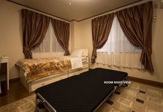 Others 5 Centrally Located Deluxe Furnished.3