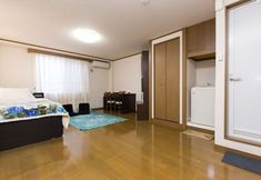 Others 2 Centrally Located Deluxe Furnished.4