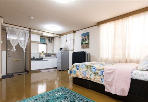 Others Centrally Located Deluxe Furnished.4