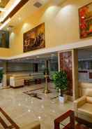 Lobby sitting area Hotel Aadithya