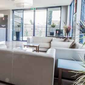 Primary image1霍舍姆國際大飯店,圣迈克尔和约翰小学飯店