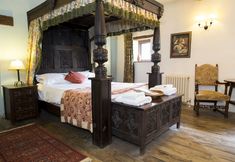 Others 3 The George Inn and The Plaine