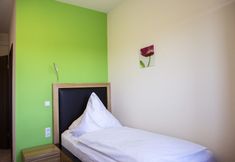 Others 4 Hotel Maxis