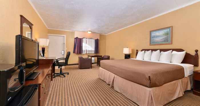 Others Executive Plus Inn & Suites