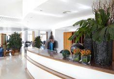 Others 3 Hotel Escola