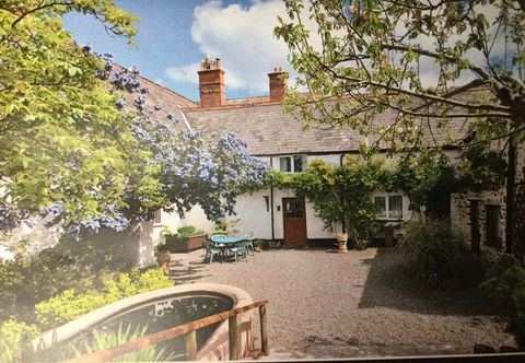 Others Steps Farmhouse