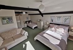 Others 4 Steps Farmhouse