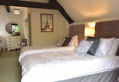 Others 3 Steps Farmhouse