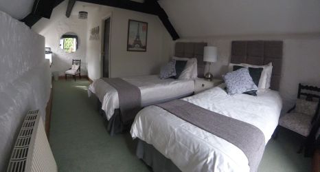 Others 2 Steps Farmhouse