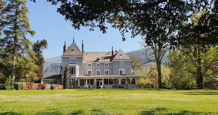 อื่นๆ Domaine des Cèdres : Logis Hôtel, Gîtes et Insolites