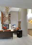 Lobby sitting area Novotel Suites Paris Issy les Moulineaux