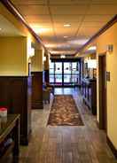 Lobi Hampton Inn Geneseo