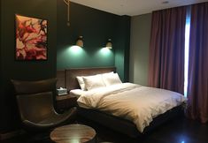 Others 6 Partyz Hotel