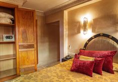 Others 7 Riad Andalib