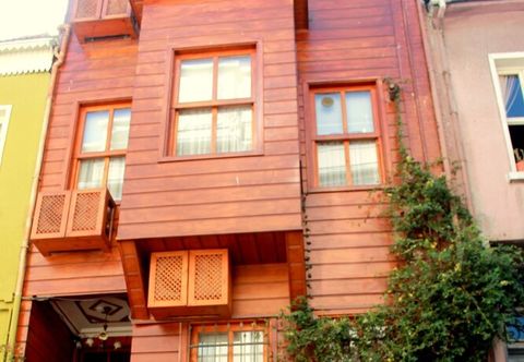 Others Blue Eye Suites