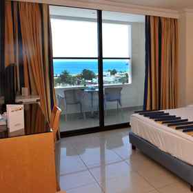 Primary image 1 Mina Hotel, โรงแรม & ที่พัก WEEKEND HOTEL