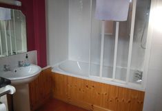 อื่นๆ 4 Furtho Manor Farm