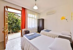 Others 2 Santosa Pension