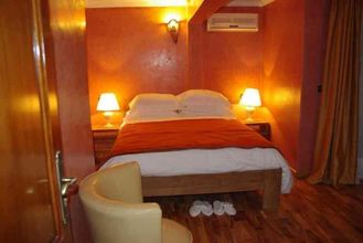 기타 4 Le Palais des Cerisiers