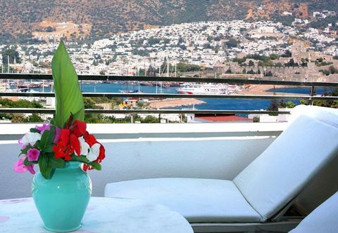 Others Emelce Aparts