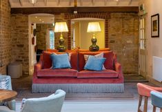 기타 2 The Barnsdale, Rutland