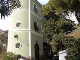 Hotel Pensione Moderna, Rp 1.539.309