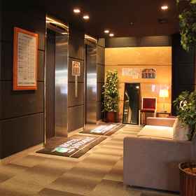 Lobby1HOTEL LiVEMAX Hiratsuka Ekimae,庆应义塾大学湘南藤泽校区飯店