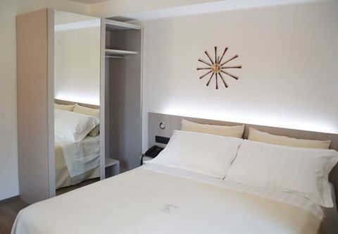 Others Il Loggiato dei Serviti