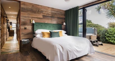 Others 2 Merchants Manor