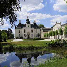Primary image 1 Schlosshotel Gartrop, Voerde (Niederrhein) Hotels