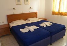 Others 5 Costas & Chrysoula