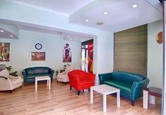 Others 4 Status Hotel