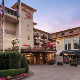 Primary image1Inn at the 5th,俄勒冈大学飯店