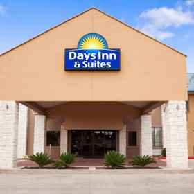 Primary image1Days Inn & Suites by Wyndham Conroe North,Resort Attractions, Inc.飯店