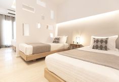 Others 7 Louis Studios Hotel